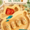 Croquettes de thon dorées fraîchement préparées pour un repas de bébé.