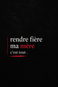 Une mère et sa fille souriant ensemble lors de la fête des mères, célébrant leur lien spécial.