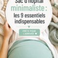 Un sac d'hôpital préparé avec des essentiels pour la maternité, prêt pour un séjour serein.
