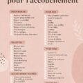 Sac de maternité ouvert avec des articles essentiels pour la naissance de bébé.