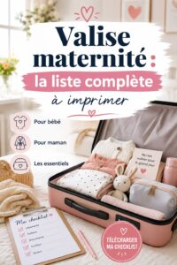 Une valise de maternité ouverte avec des articles essentiels à l'intérieur.